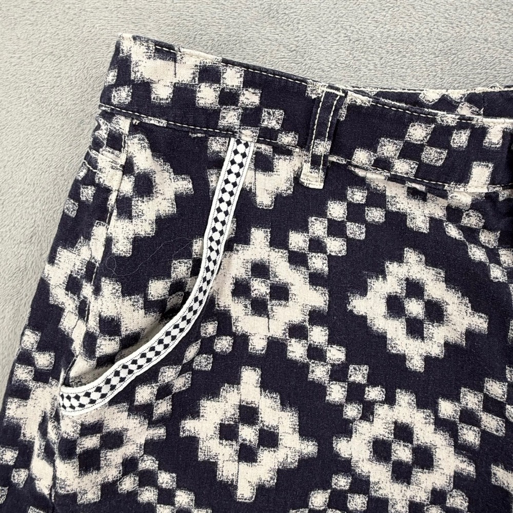 Two by Vince Camuto Navy White Ikat Linen Blend Summer Shorts Women's Size 29/8 - Picture 3 of 12